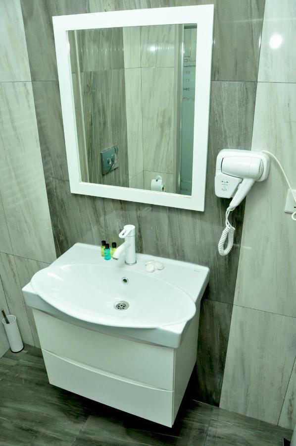 Gallery Lux Hotel Baku Exterior photo